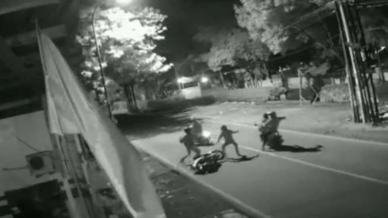 Ilustrasi Begal Motor Beraksi di Jalan Terekam CCTV. (Foto: Tangkapan Layar X)