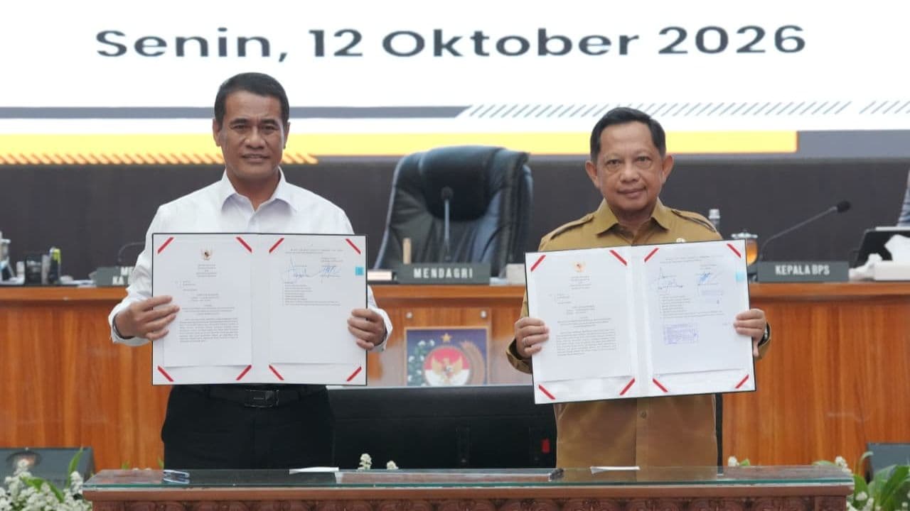 Menteri Dalam Negeri (Mendagri) Muhammad Tito Karnavian bersama Menteri Pertanian Andi Amran Sulaiman. (Foto: Puspen Kemendagri)