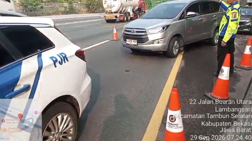 Rekayasa lalu lintas contraflow diberlakukan di Jalan Tol Jakarta-Cikampek arah Cikampek pada Selasa (29/9/2026). (Foto: Jasamarga)