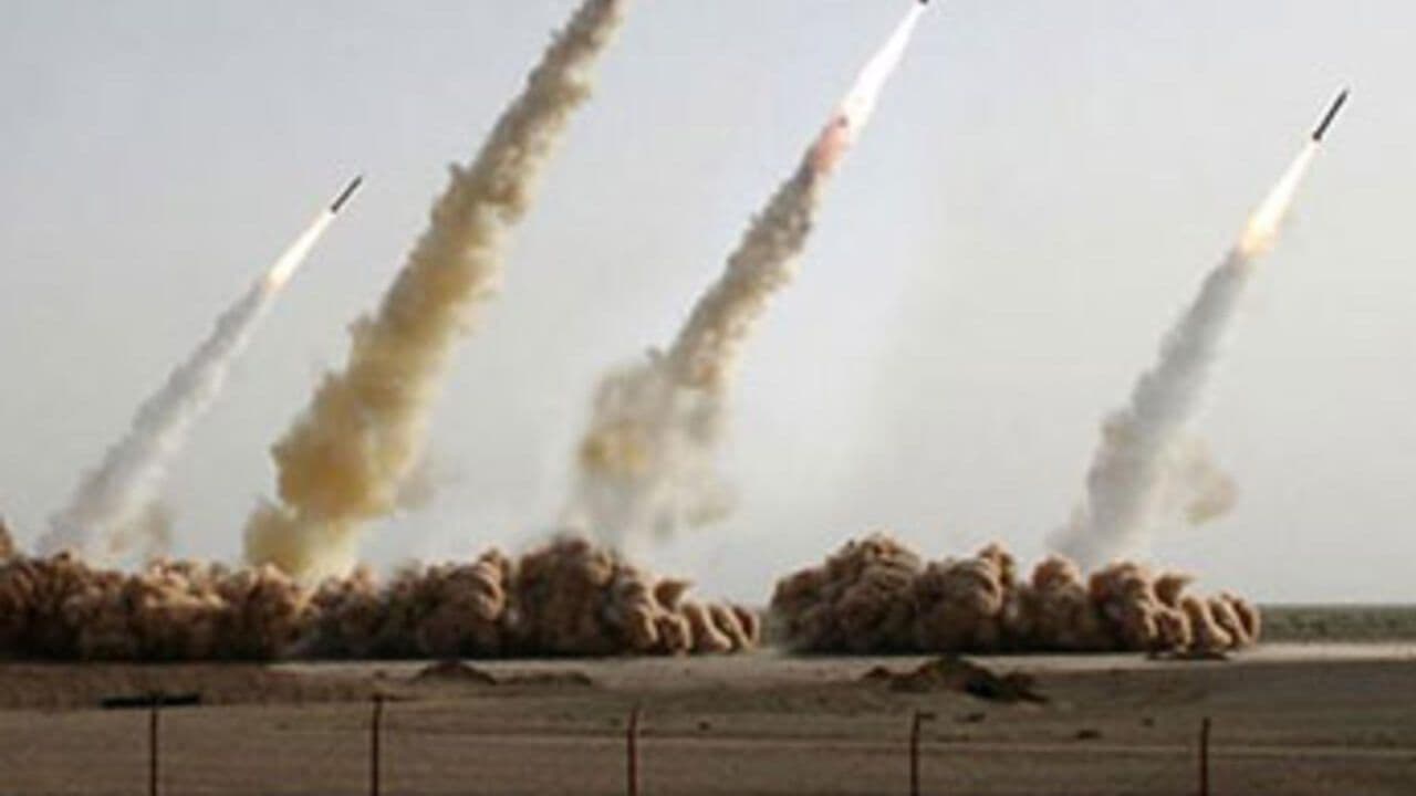 Ilustrasi Iran meluncurkan rudal. (Source: France 24)